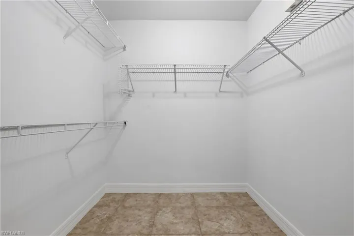 Hers closet