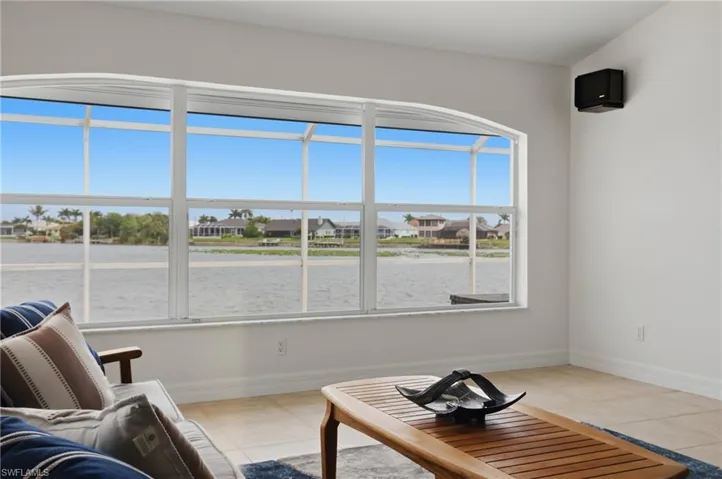 Great views of lake from family/living room
