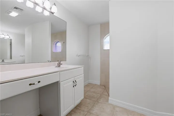Hers vanity