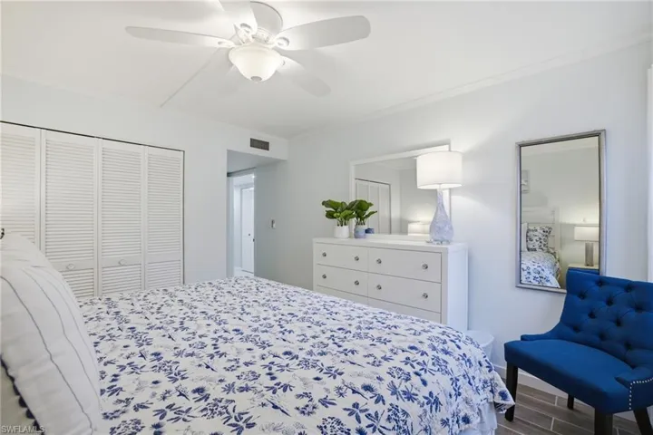 1504  Mainsail  DR, Naples, FL 34114