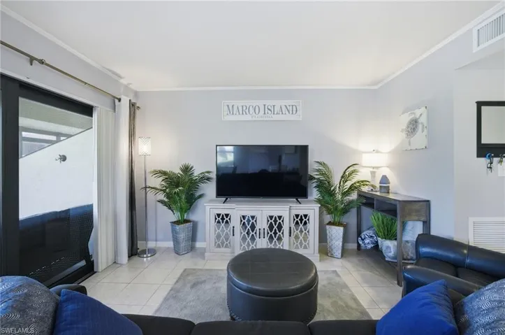 1504  Mainsail  DR, Naples, FL 34114
