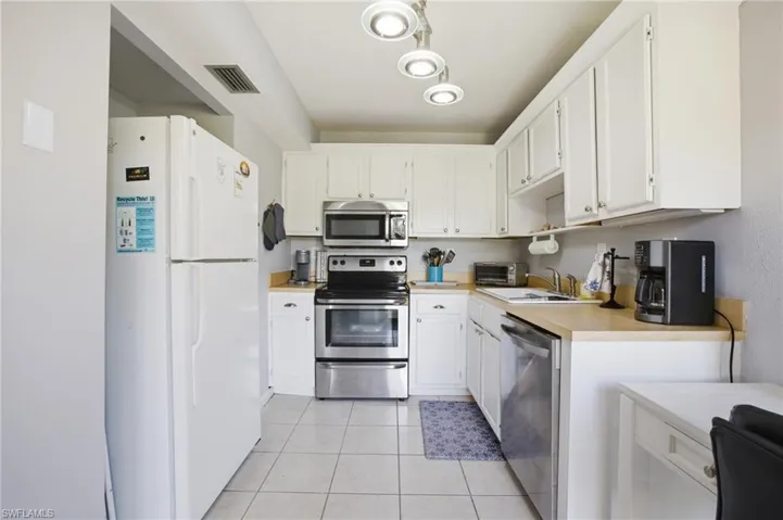 1504  Mainsail  DR, Naples, FL 34114