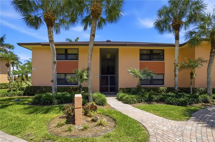 1504  Mainsail  DR, Naples, FL 34114