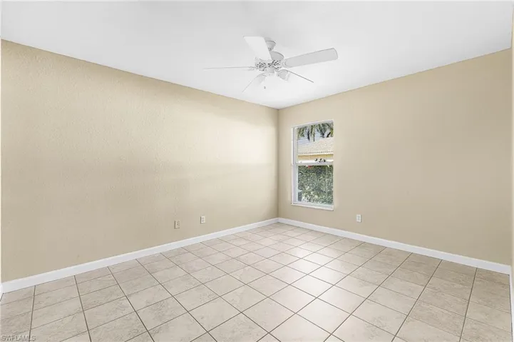 Guest bedroom 1.