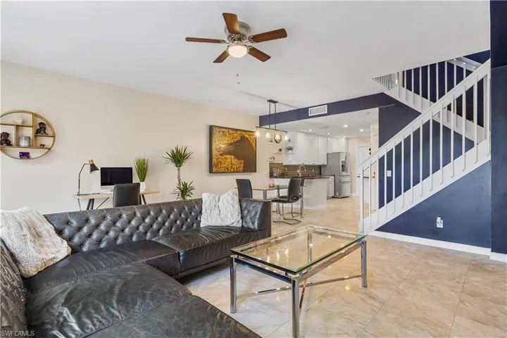 5469  Cove  CIR, Naples, FL 34119