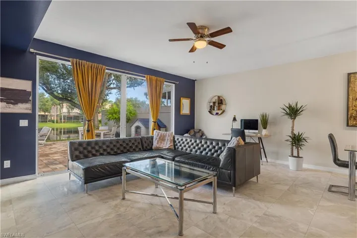 5469  Cove  CIR, Naples, FL 34119