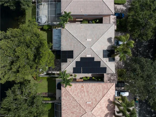 5469  Cove  CIR, Naples, FL 34119