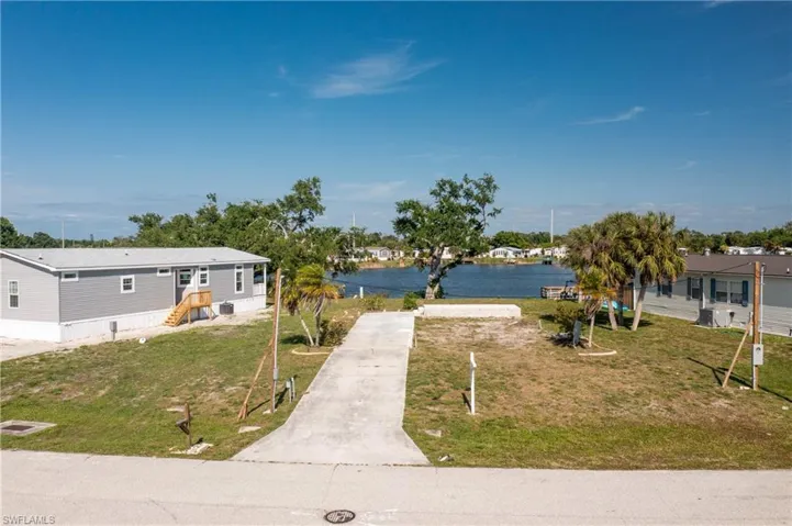 6330 Bob White DR, ENGLEWOOD FL 34224