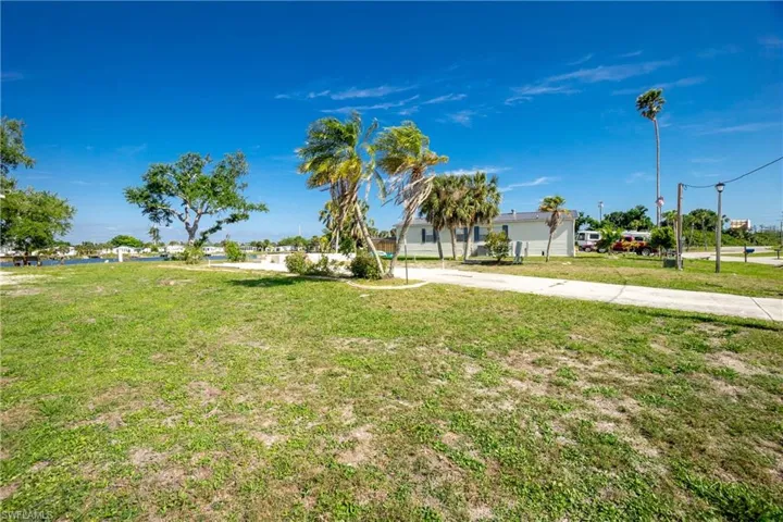 6330 Bob White DR, ENGLEWOOD FL 34224