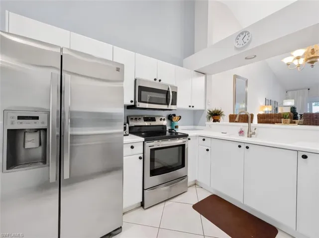 8175 Celeste Dr 1230, Naples, Florida 34113