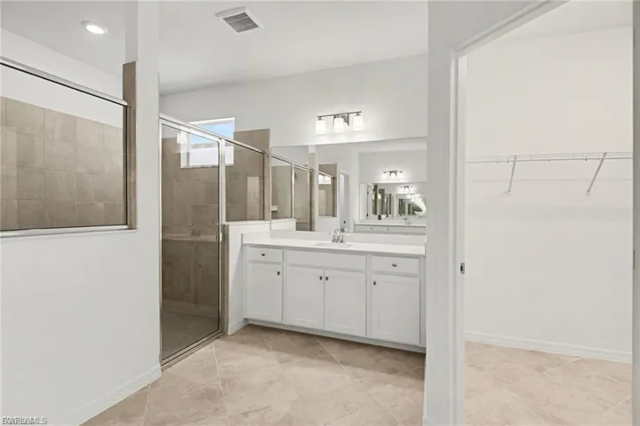 18850  River Burst  CT, North Fort Myers, FL 33917