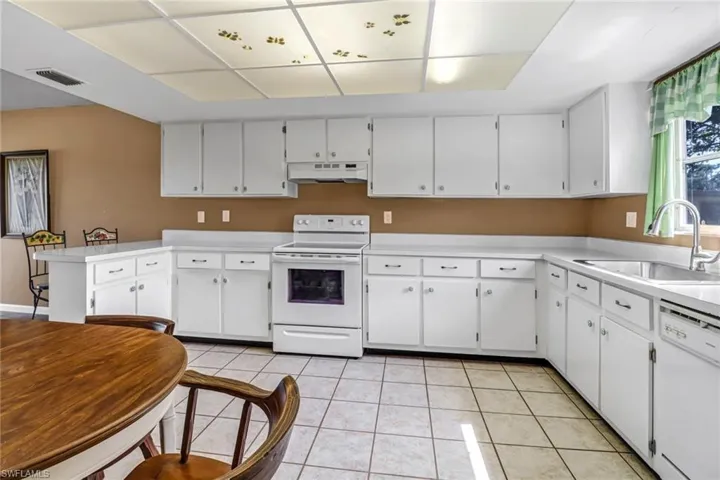 5917  Littlestone  CT, North Fort Myers, FL 33903