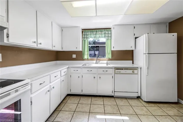 5917  Littlestone  CT, North Fort Myers, FL 33903