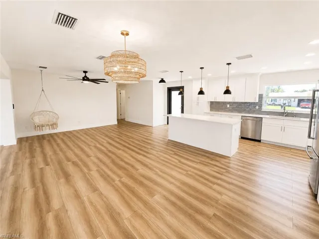 2835 Se 18th Ave, Cape Coral, Florida 33904