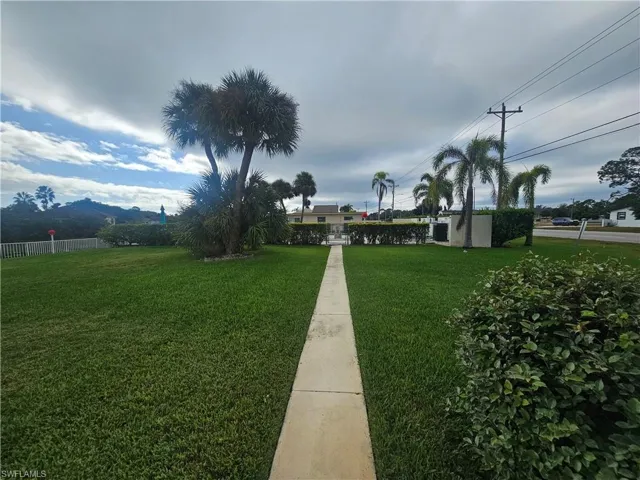 View of yard with a mountain view