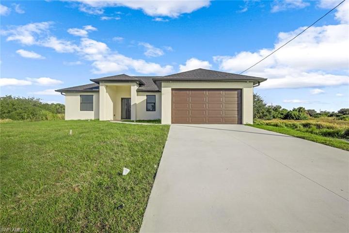 821  Milwaukee  BLVD, LEHIGH ACRES, FL 33974