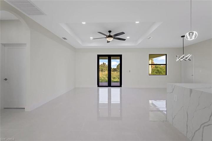 821  Milwaukee  BLVD, LEHIGH ACRES, FL 33974