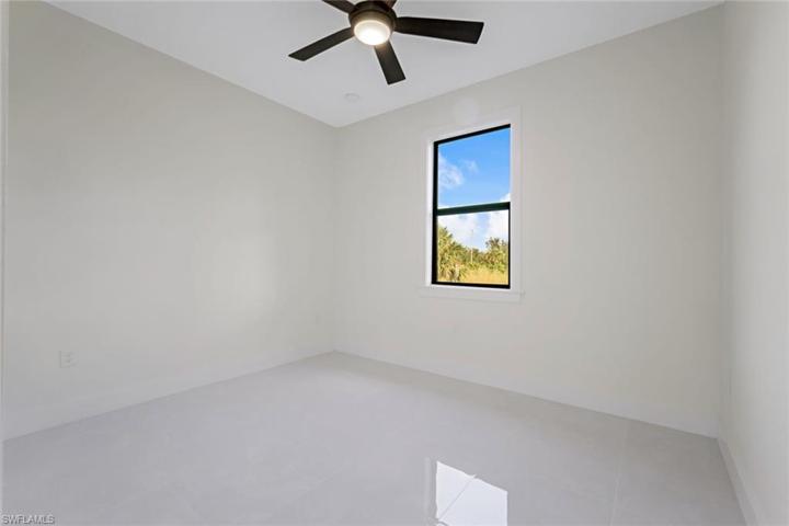821  Milwaukee  BLVD, LEHIGH ACRES, FL 33974