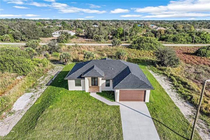 821  Milwaukee  BLVD, LEHIGH ACRES, FL 33974
