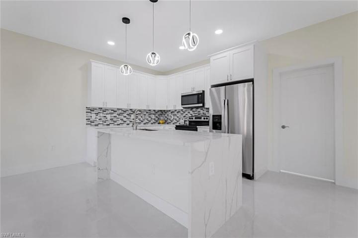 821  Milwaukee  BLVD, LEHIGH ACRES, FL 33974