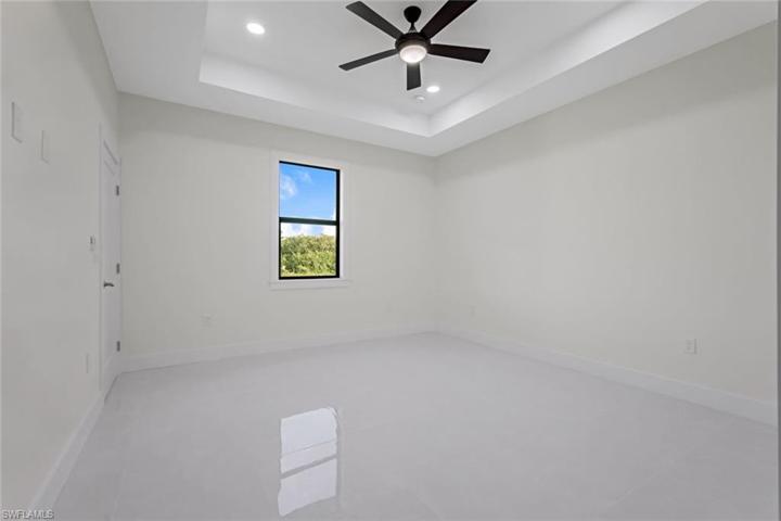 821  Milwaukee  BLVD, LEHIGH ACRES, FL 33974