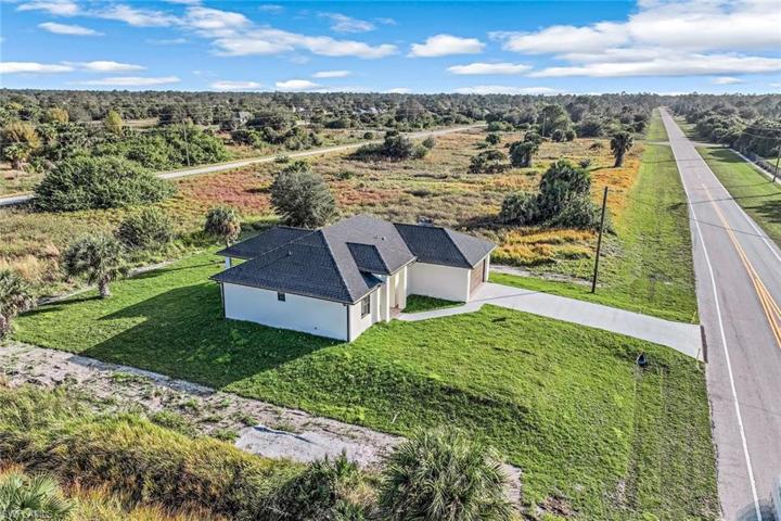 821  Milwaukee  BLVD, LEHIGH ACRES, FL 33974