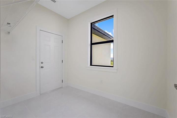 821  Milwaukee  BLVD, LEHIGH ACRES, FL 33974