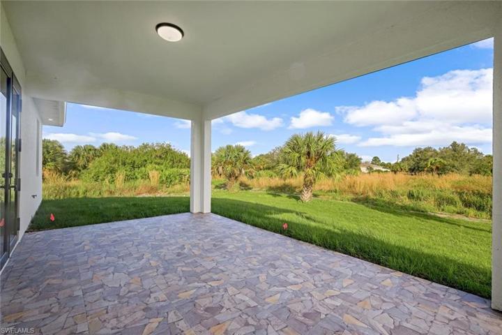 821  Milwaukee  BLVD, LEHIGH ACRES, FL 33974