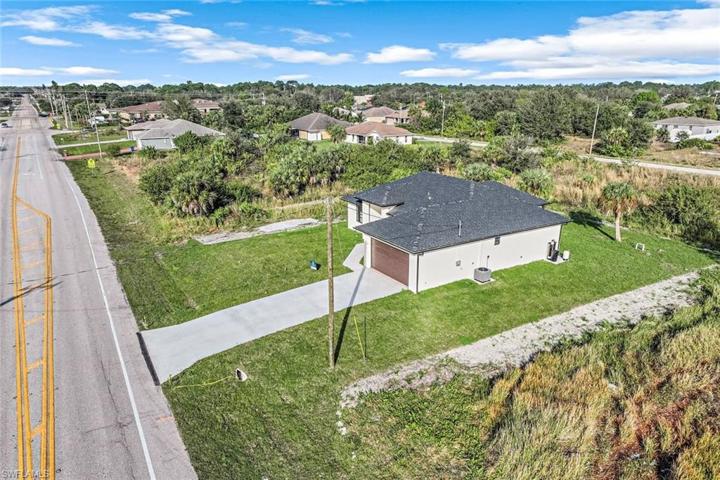 821  Milwaukee  BLVD, LEHIGH ACRES, FL 33974