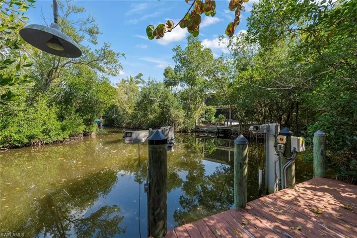 1089  Skiff  PL, Sanibel, FL 33957