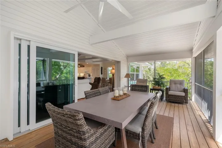 1089  Skiff  PL, Sanibel, FL 33957