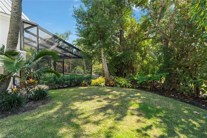 1089  Skiff  PL, Sanibel, FL 33957