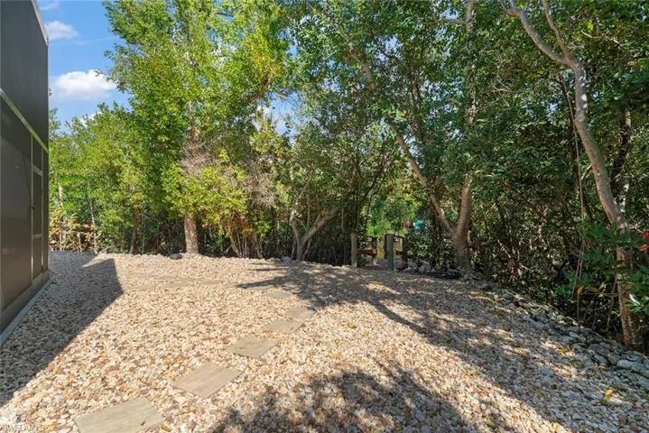1089  Skiff  PL, Sanibel, FL 33957