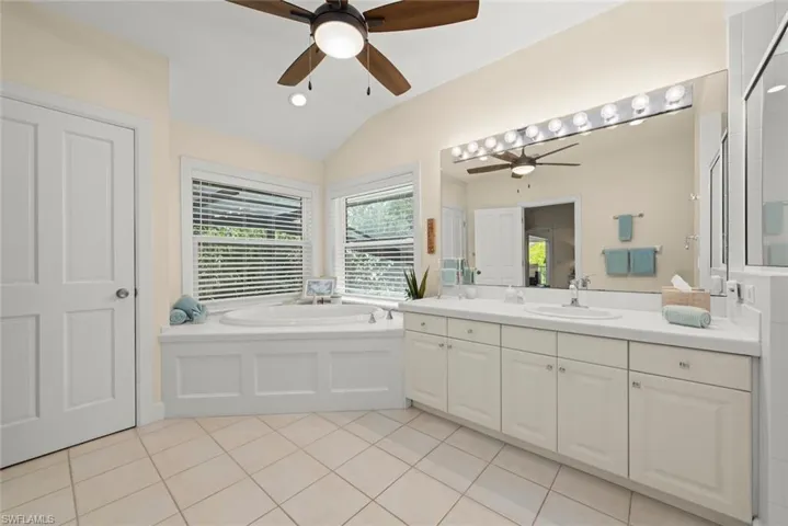 1089  Skiff  PL, Sanibel, FL 33957