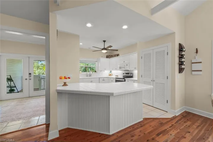 1089  Skiff  PL, Sanibel, FL 33957