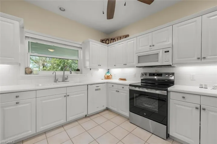 1089  Skiff  PL, Sanibel, FL 33957