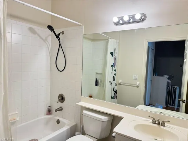 15582 Summit Place Cir 405, Naples, Florida 34119
