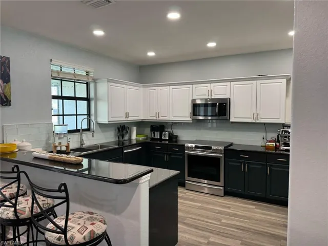 15582 Summit Place Cir 405, Naples, Florida 34119