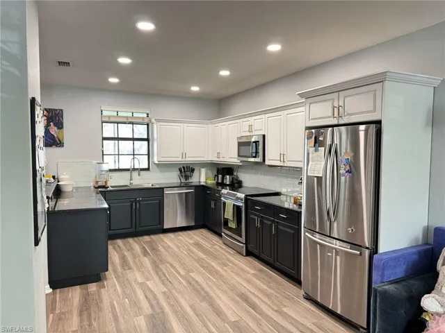 15582 Summit Place Cir 405, Naples, Florida 34119