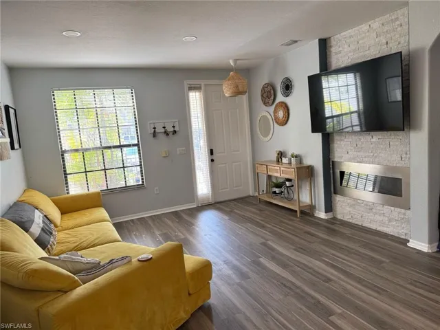 15582 Summit Place Cir 405, Naples, Florida 34119