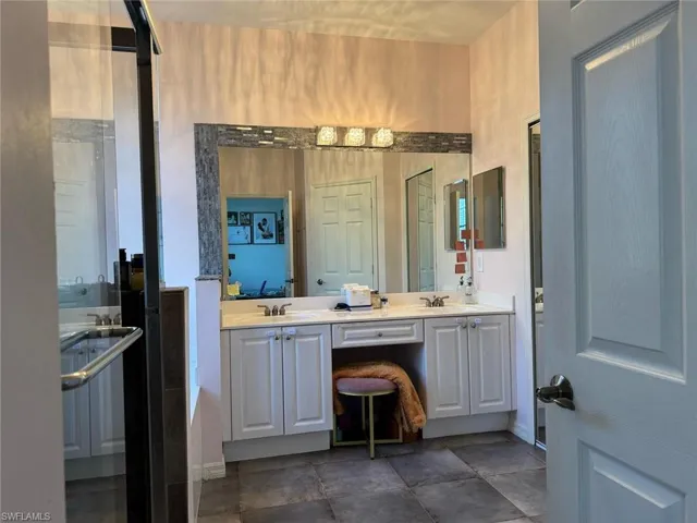 15582 Summit Place Cir 405, Naples, Florida 34119