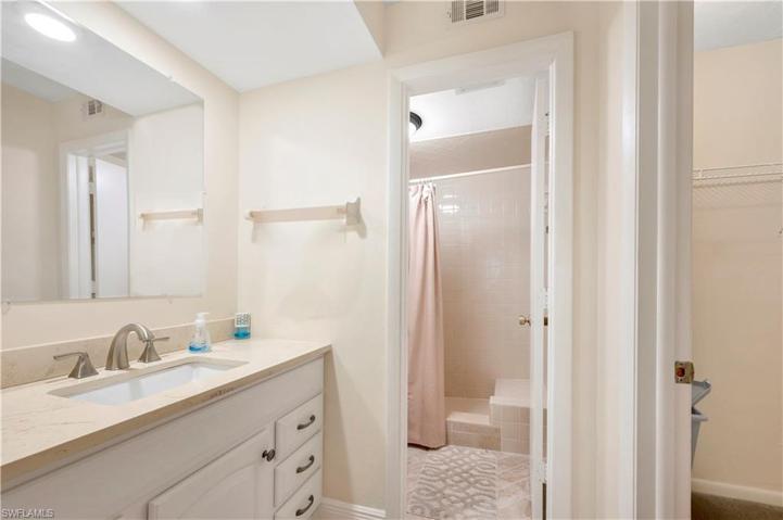 3678 Arctic CIR # 109, NAPLES FL 34112