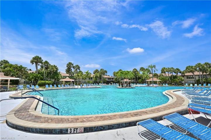 3678 Arctic CIR # 109, NAPLES FL 34112