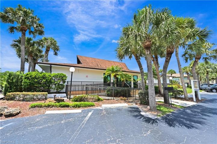 3678 Arctic CIR # 109, NAPLES FL 34112