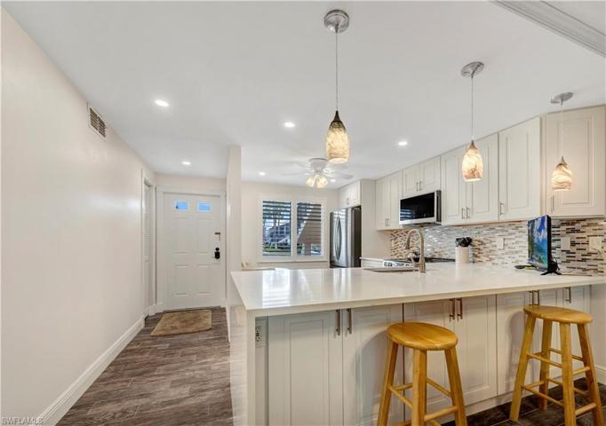 3678 Arctic CIR # 109, NAPLES FL 34112