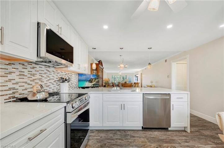 3678 Arctic CIR # 109, NAPLES FL 34112