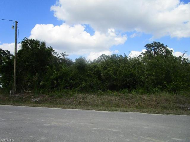 808 Pine AVE, LEHIGH ACRES FL 33972
