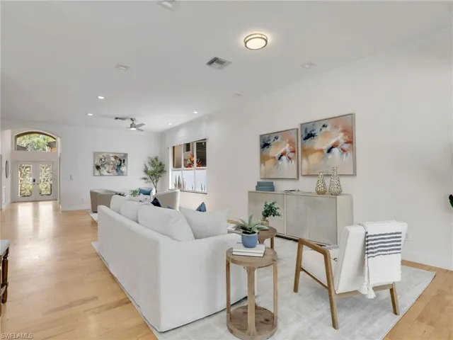 2397  Leafshine  LN, Naples, FL 34119
