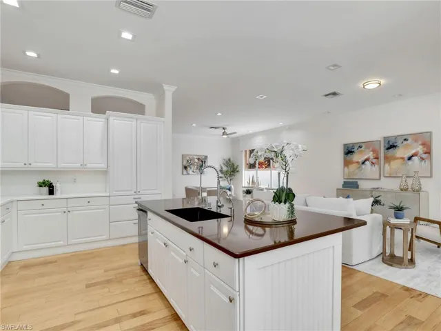 2397  Leafshine  LN, Naples, FL 34119