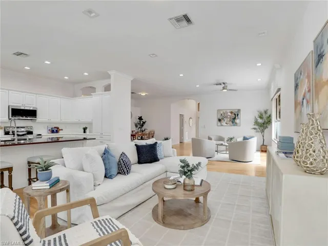 2397  Leafshine  LN, Naples, FL 34119